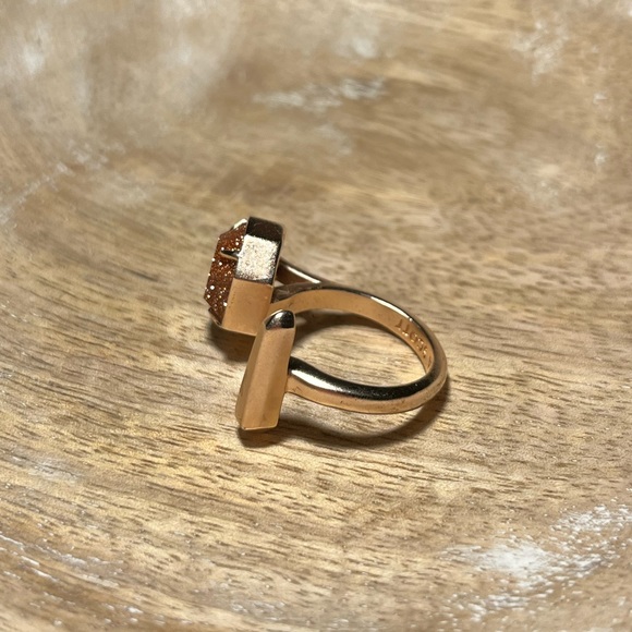 Kendra Scott Theodore Ring - Shiny Orange Goldstone - Picture 7 of 14